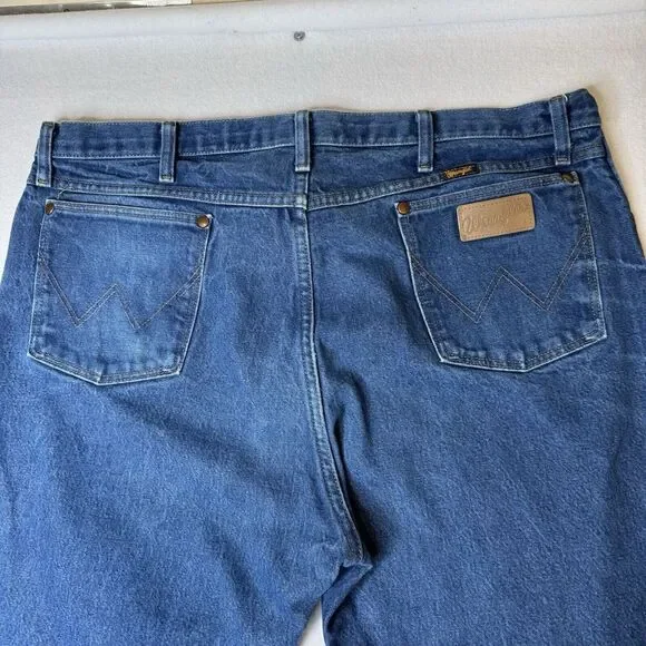 Wrangler Jeans Men's 42x32 Blue Cowboy‎ Cut  13MWZ Medium Wash - Picture 7 of 8